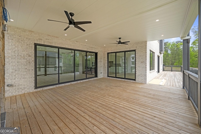 deck with ceiling fan