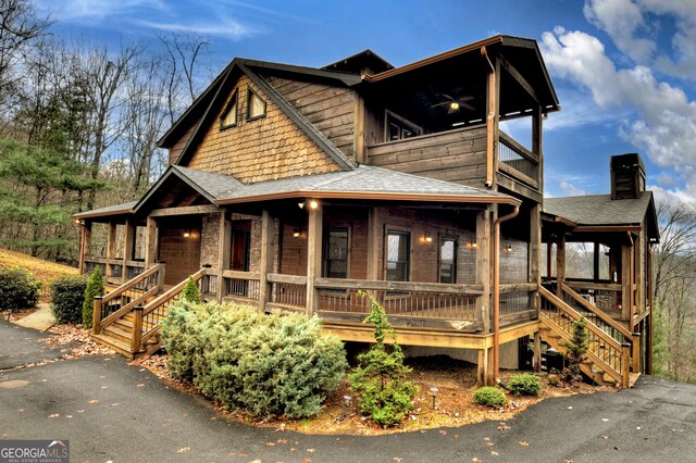 view of front of property with covered porch