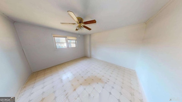 empty room with ceiling fan