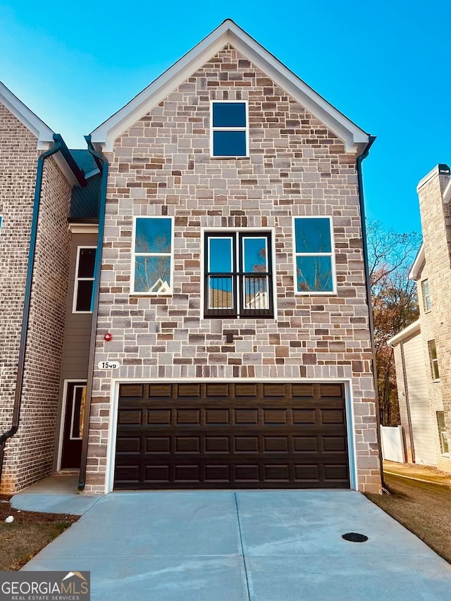 view of front property featuring a garage