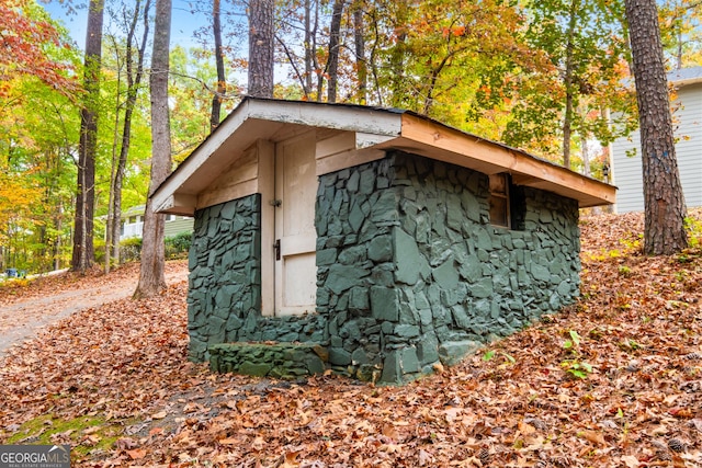 view of outdoor structure