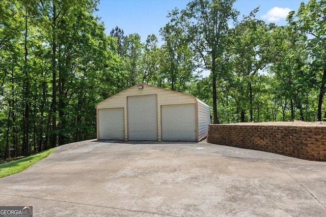 view of detached garage