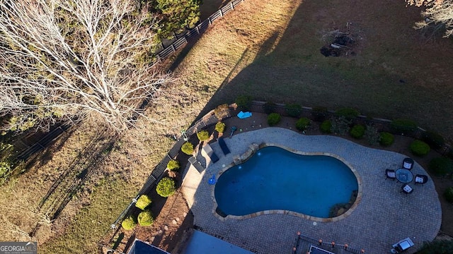 view of swimming pool