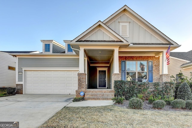 craftsman house with a garage