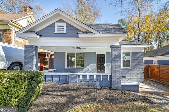 view of front facade with covered porch and ceiling fan