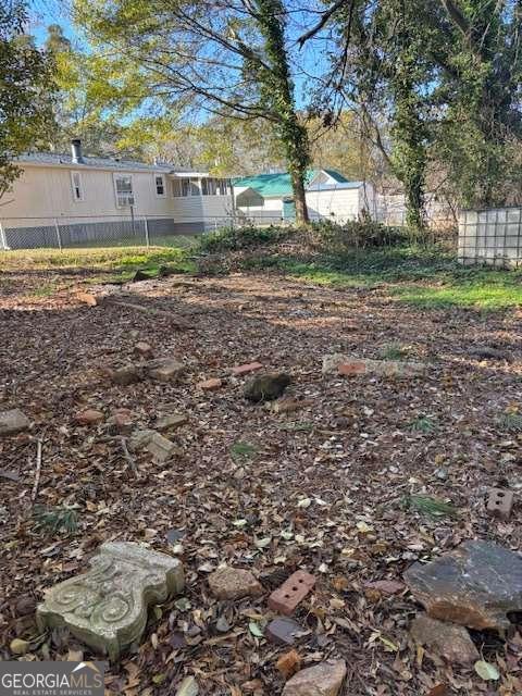 161 Cotton St, Commerce, GA 30529 - view of yard