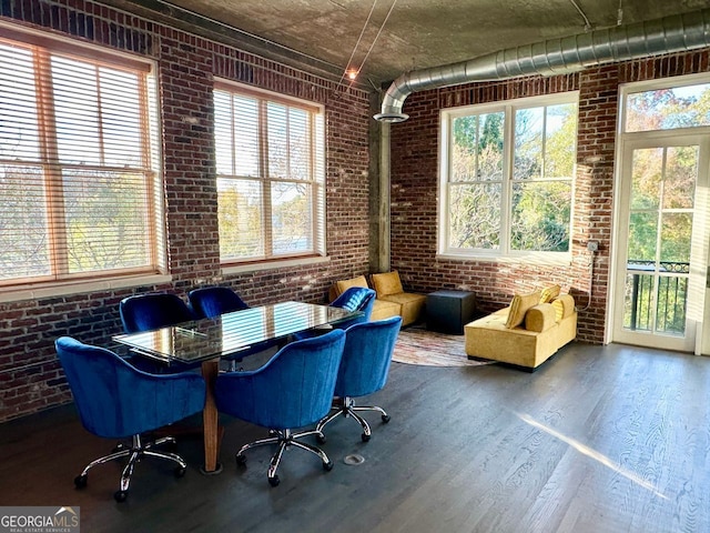 sunroom / solarium with a healthy amount of sunlight