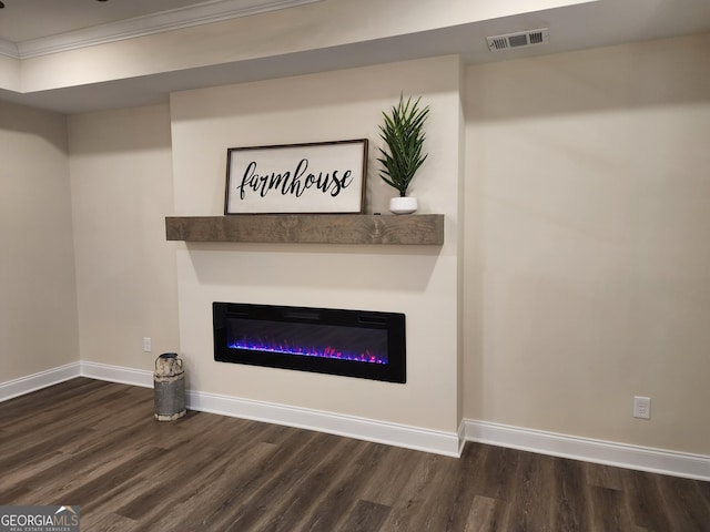 details with crown molding and hardwood / wood-style floors