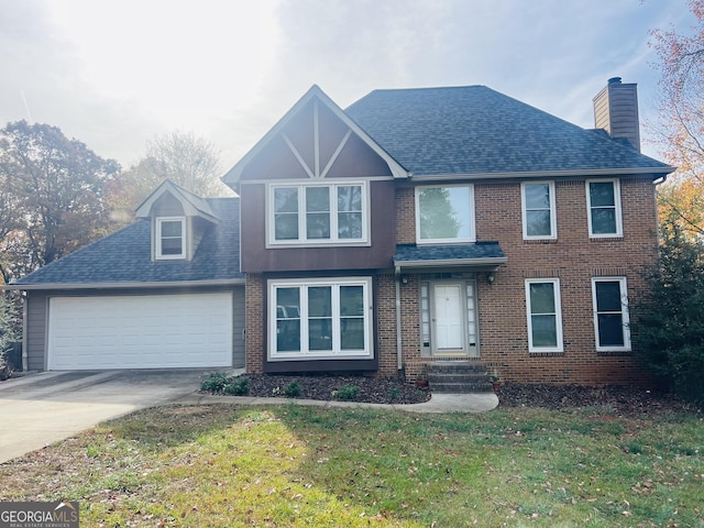 view of front of property featuring a front lawn