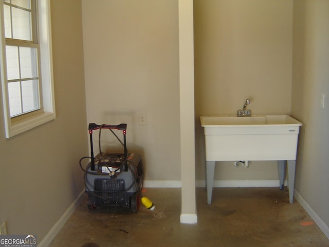 bathroom with concrete floors