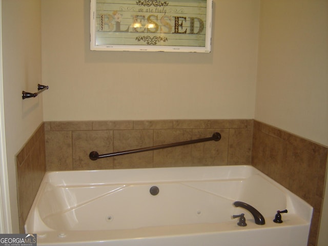 bathroom with a bathtub