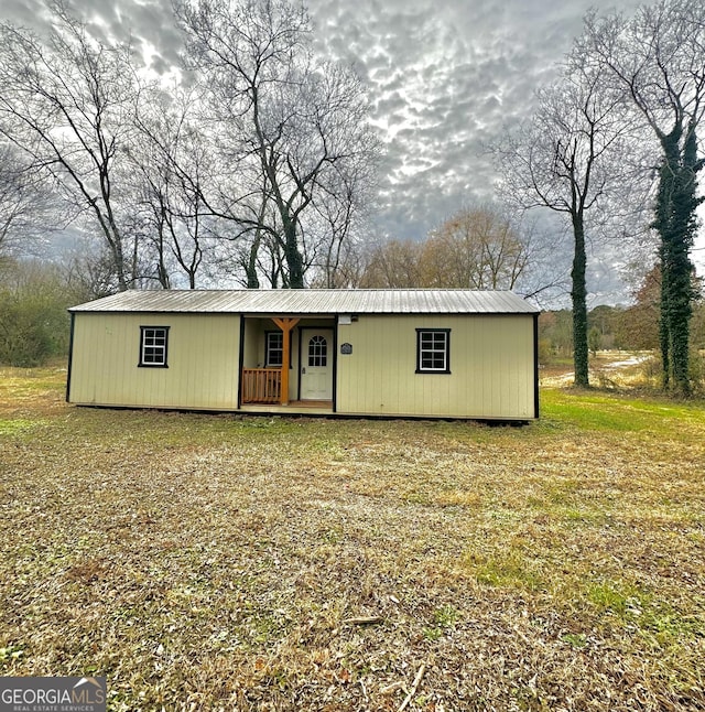 view of front of property