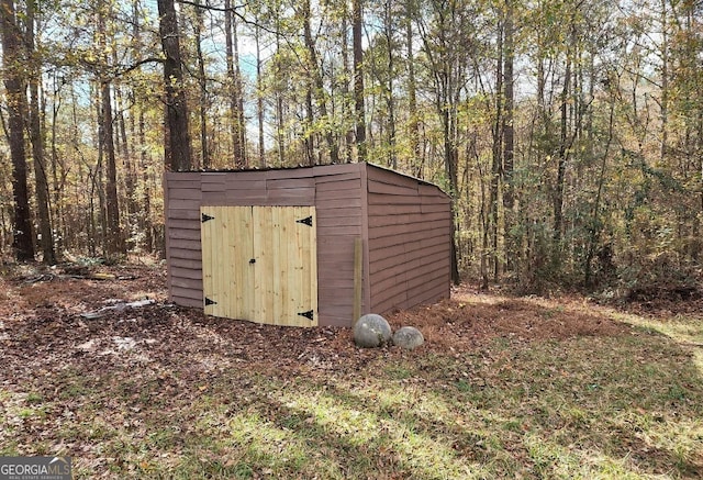 view of outbuilding