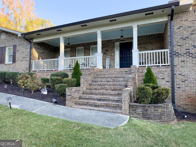 view of front facade with covered porch