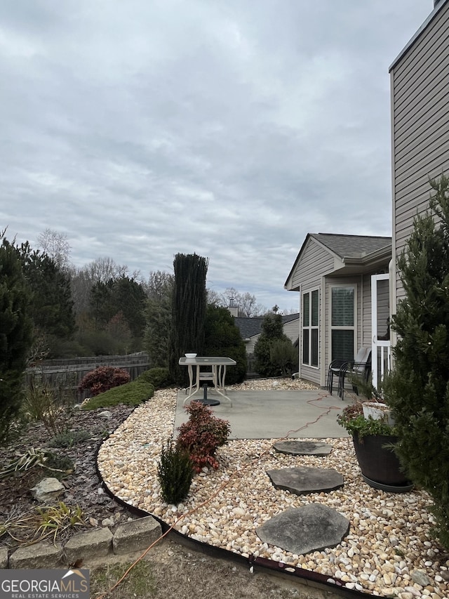 view of yard with a patio