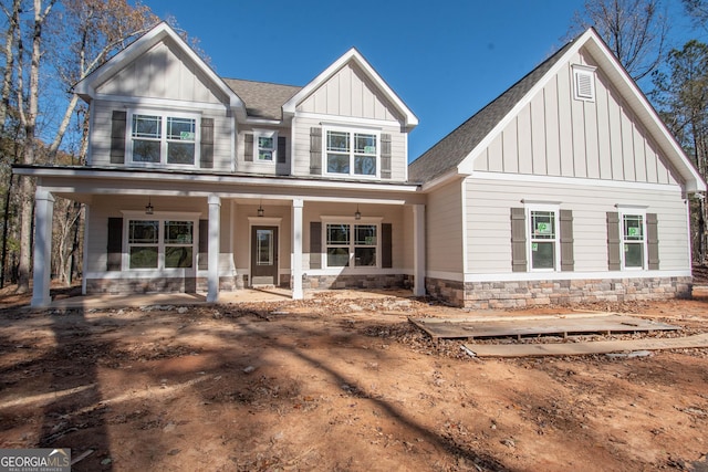 craftsman-style home featuring covered porch