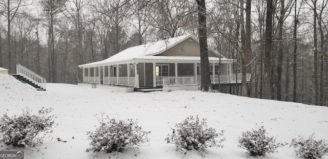 view of front facade with covered porch