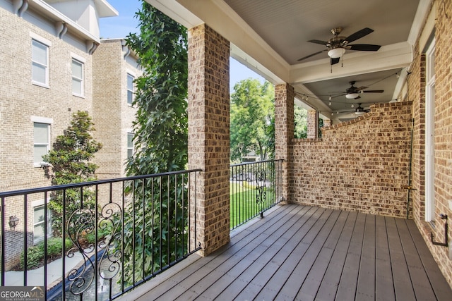 deck with ceiling fan