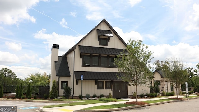 view of modern farmhouse style home