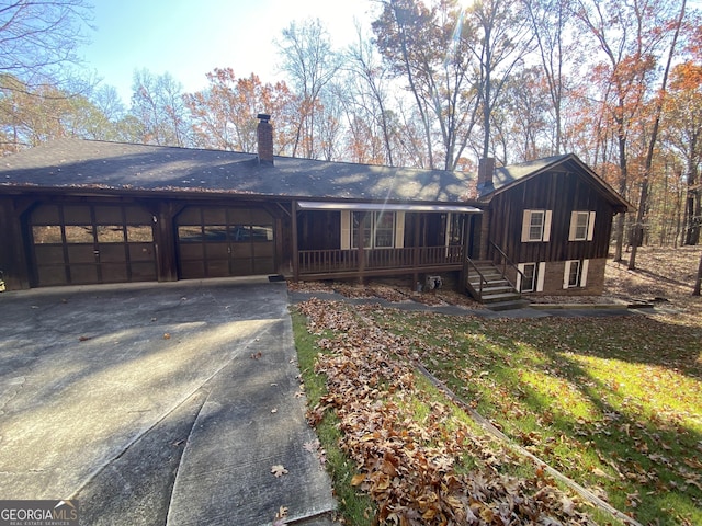 view of front facade with a garage