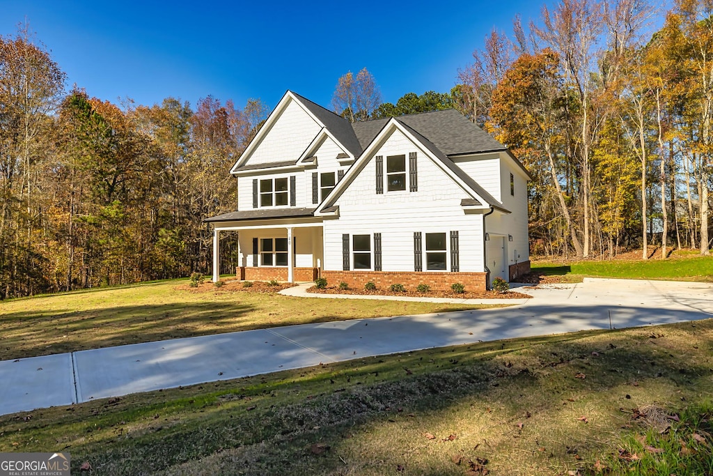 view of front of house with a front yard