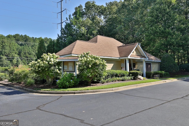 view of front of property