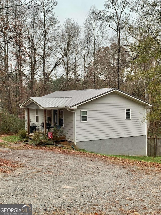 view of front of house featuring a porch