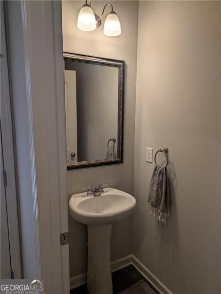 bathroom featuring sink