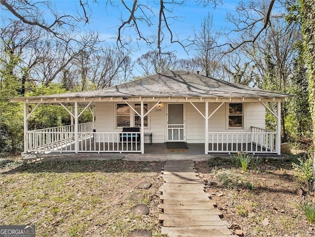 view of front of house featuring a porch