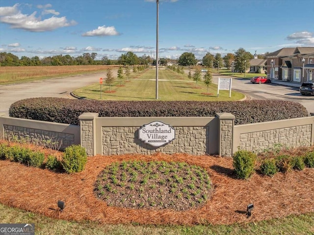 view of community / neighborhood sign