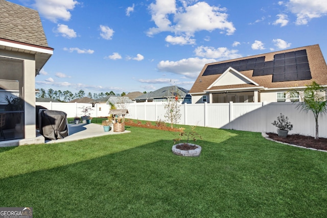 view of yard featuring a patio