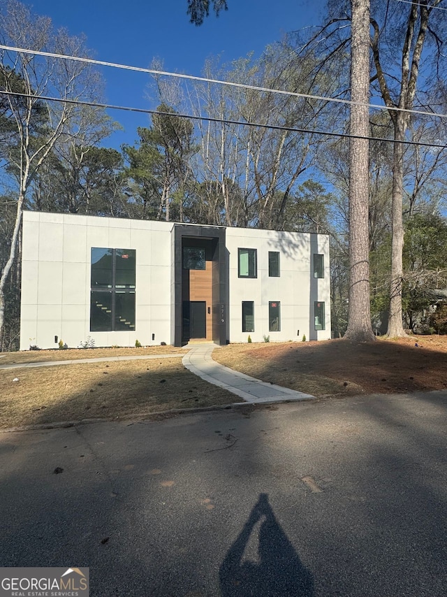 view of front of house with stucco siding