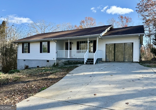 single story home with covered porch