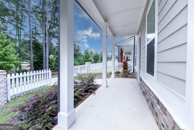 view of patio / terrace with covered porch