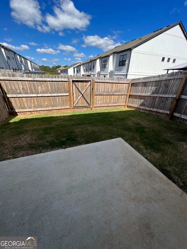 view of yard with a patio