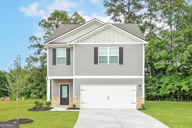 craftsman house featuring a front lawn and a garage