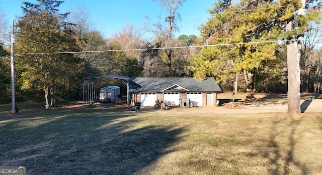 single story home with a front lawn