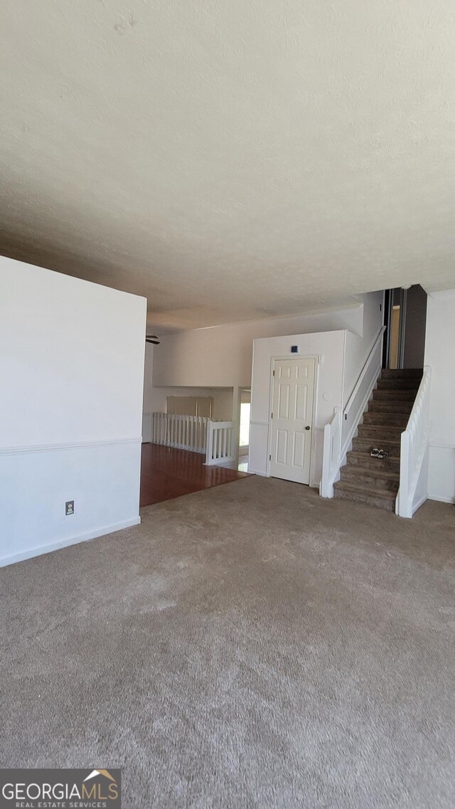 entrance to property featuring a porch