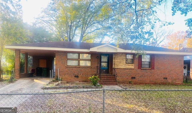 view of front facade featuring a carport