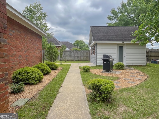 104 Red Fox Run, Dublin, GA 31021 - view of yard featuring an outdoor structure