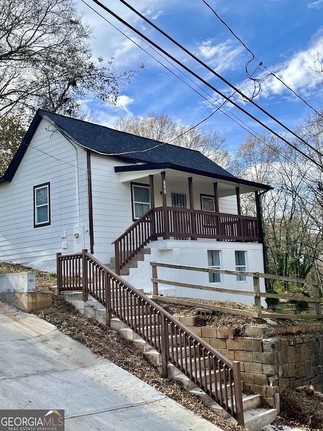 view of front of house featuring a porch