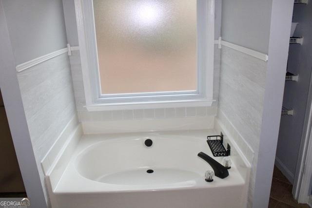 bathroom with a bathtub