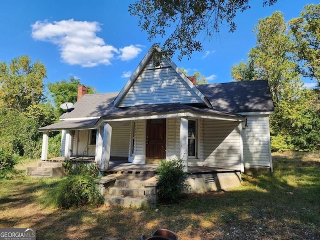 view of front of house featuring a porch