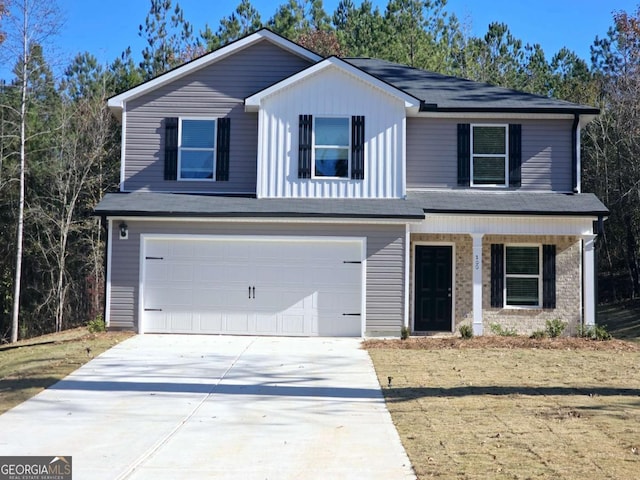 view of front property featuring a garage