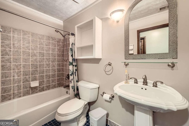 full bathroom featuring sink, crown molding, a textured ceiling, toilet, and shower / bath combo with shower curtain