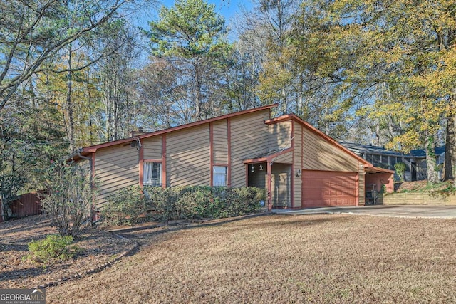 view of front facade with a garage