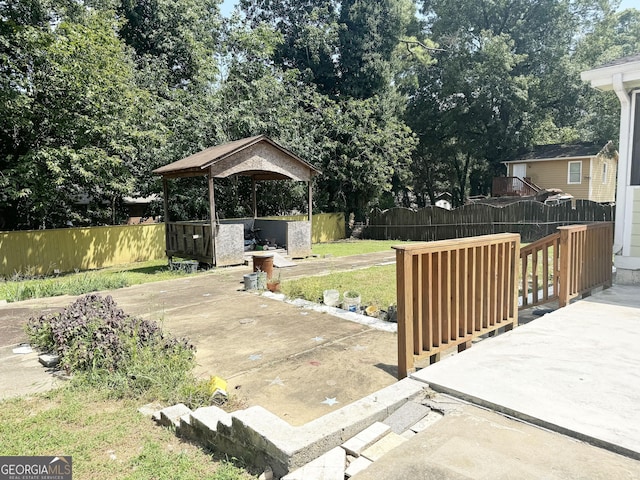 view of yard with a patio