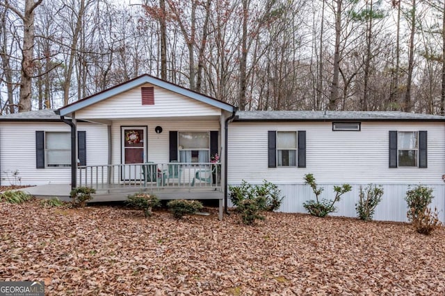 single story home featuring a porch