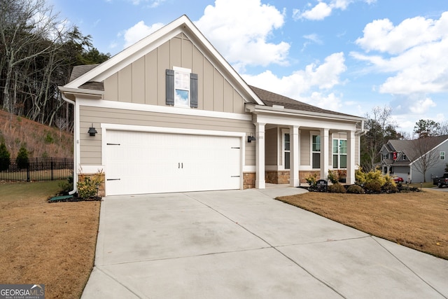 view of front of home with a front lawn