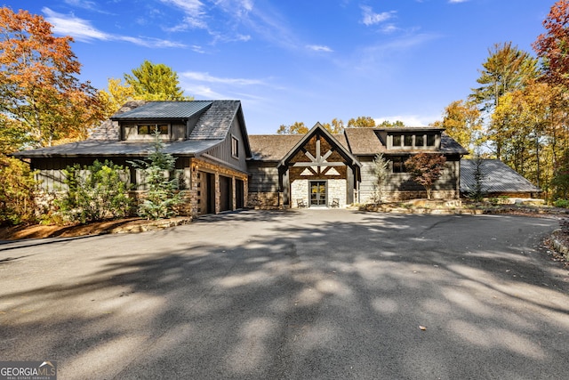 view of front facade featuring a garage